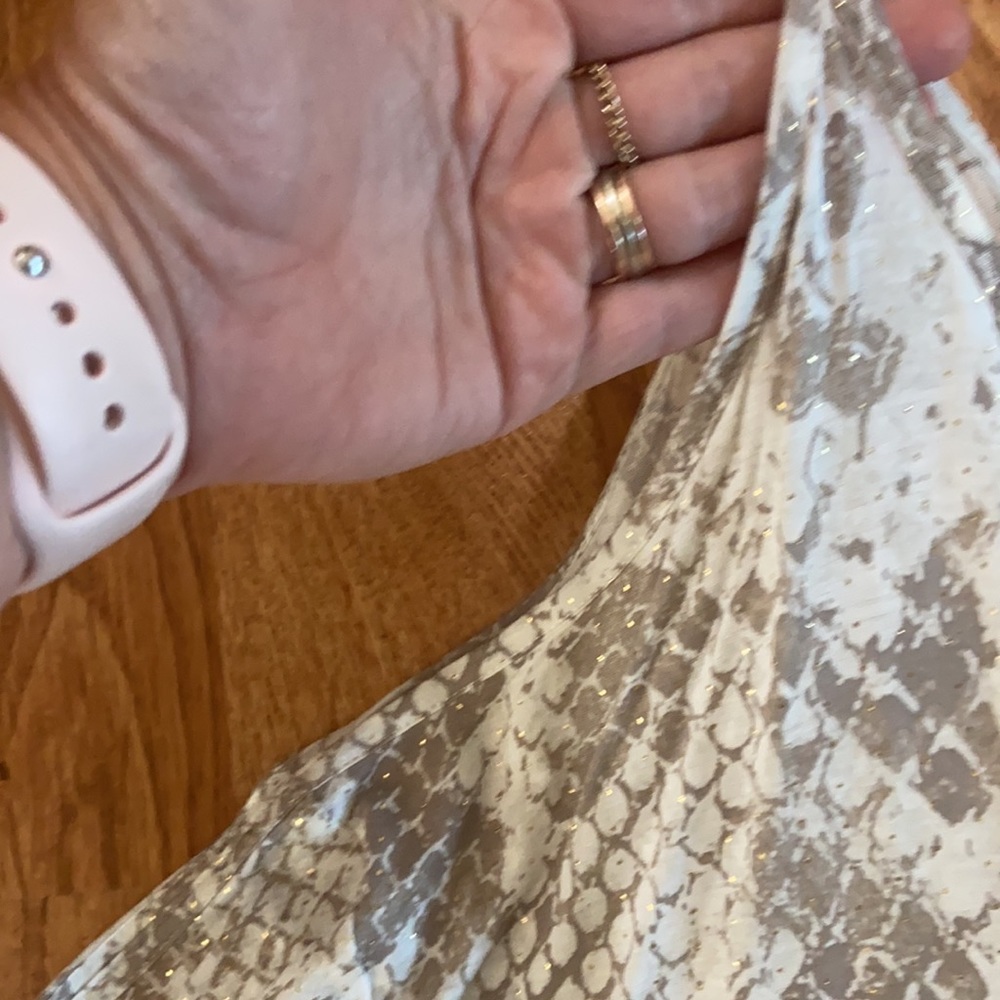 NWOT Express Top - Picture 4 of 4
